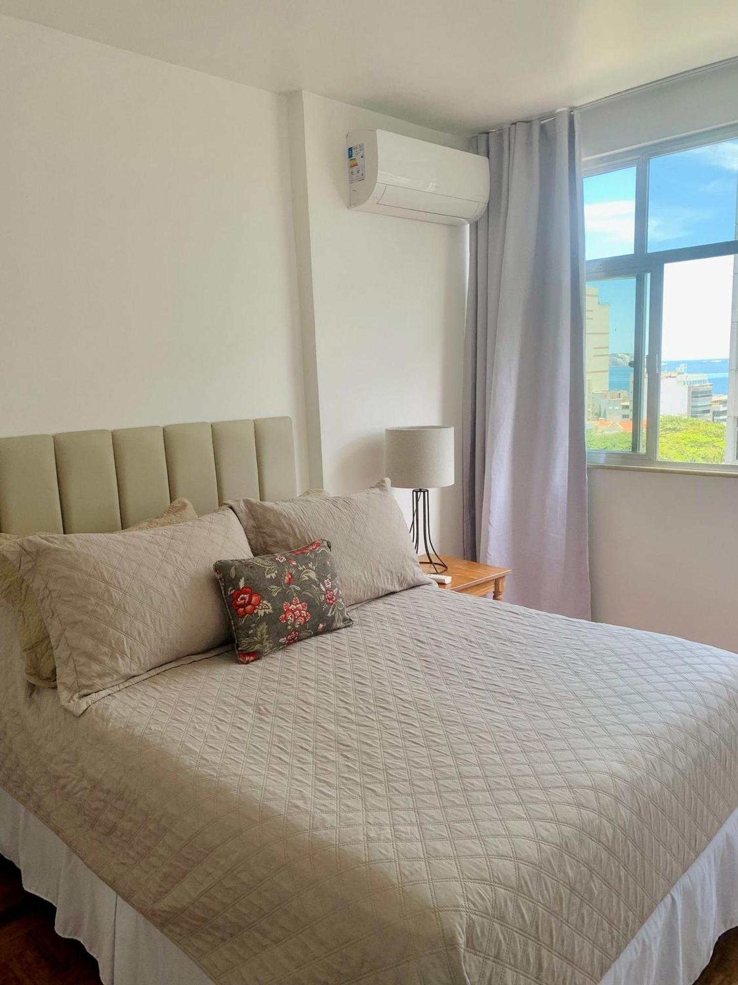 Leblon - Recem-reformado Com Vista Mar.